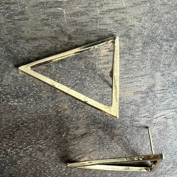 Gold tone geometric triangle earrings - Picture 3 of 4